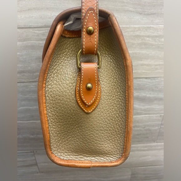 Vintage Dooney & Bourke All Weather Leather Crossbody/Shoulder Bag - Picture 5 of 12